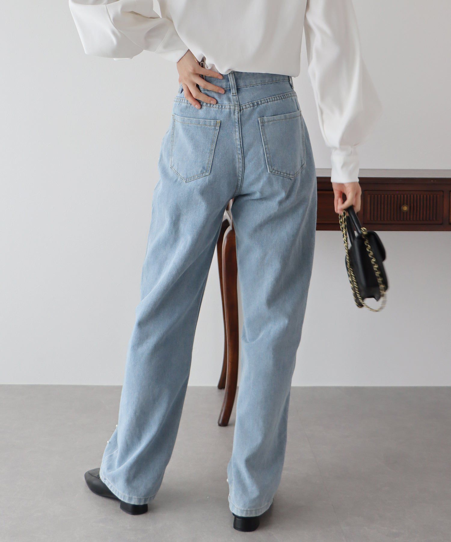 日本 BLUE EAST - 熱銷款 時尚珍珠點綴牛仔褲-B款-靛藍