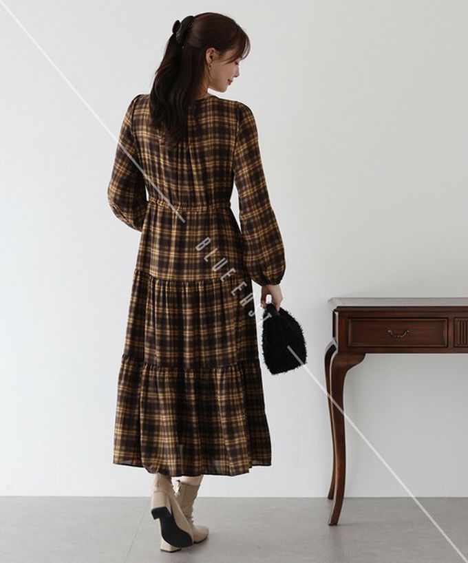 日本 BLUE EAST - 經典低調格紋分層束腰長袖洋裝-咖啡棕