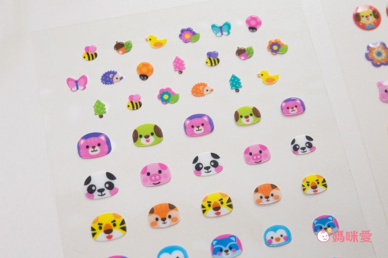 韓國最夯【韓國 ROI BOOKS】閃亮換裝寶石貼、公主彩妝遊戲書