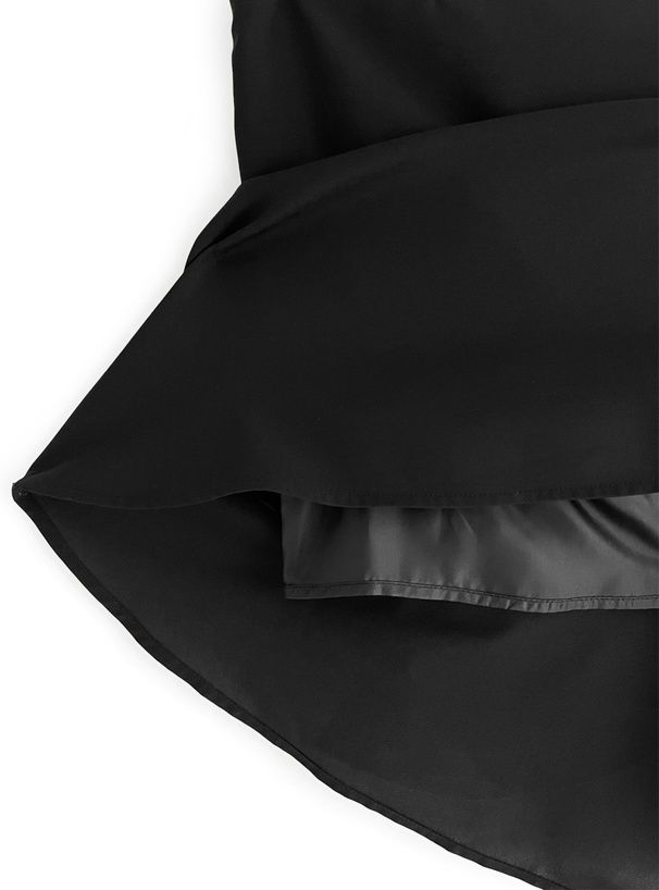 日本 GRL - 浪漫碎花拼接魚尾裙短袖洋裝-經典黑