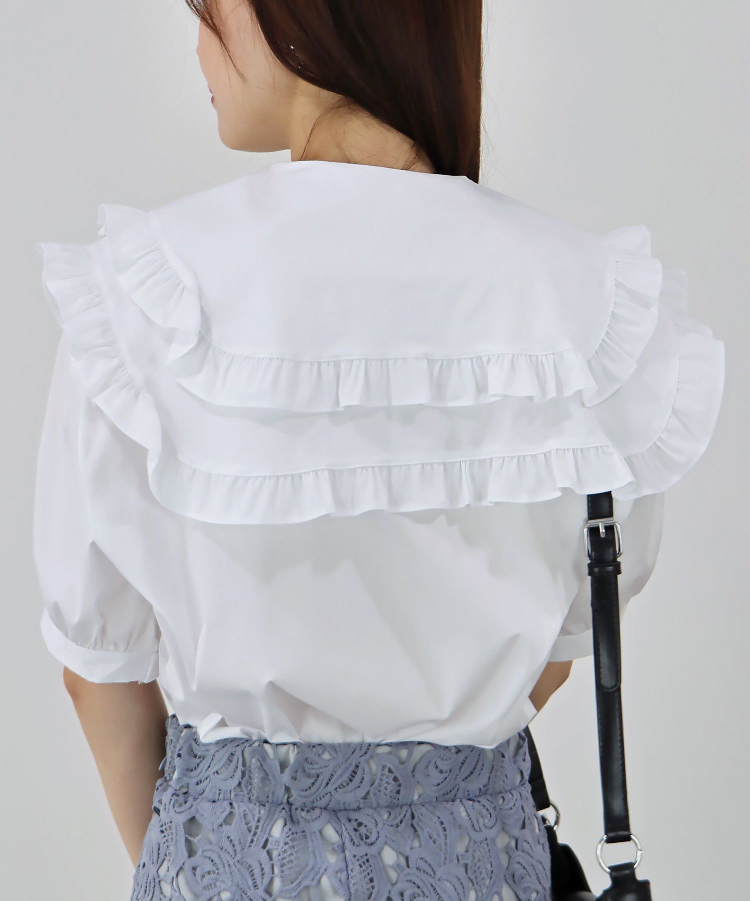 日本 BLUE EAST - 荷葉層次領泡泡短袖襯衫-條紋-水藍