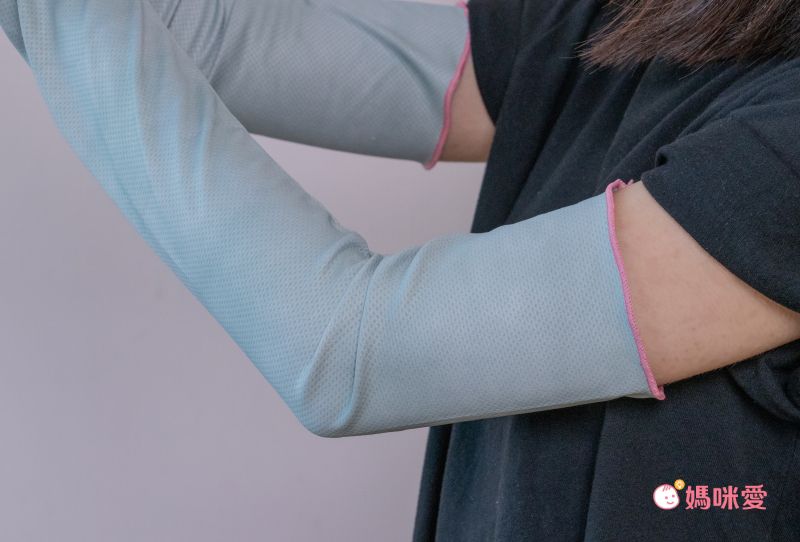 日本 TOYO CASE - -3度抗UV吸水涼感2way防曬袖套-小藍熊 (12x58cm)