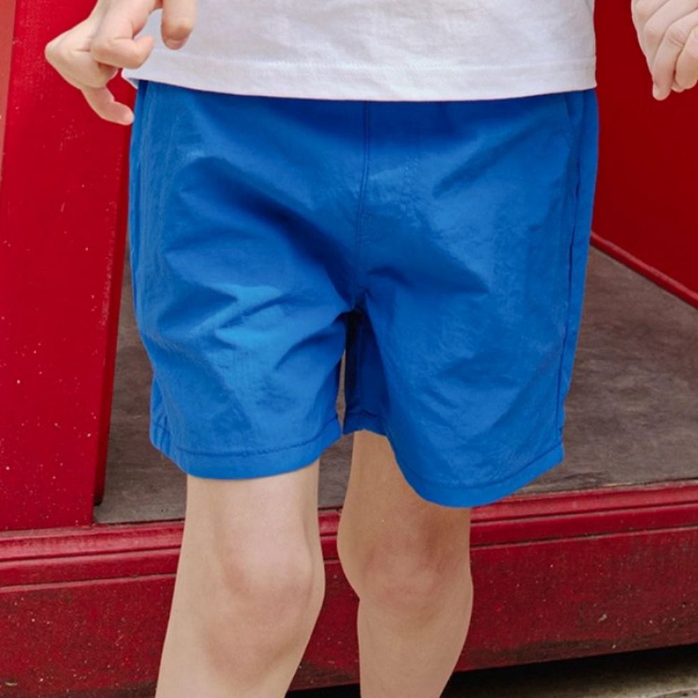 APPLE SMILE 鬆緊腰夏日氛圍尼龍短褲-寶藍