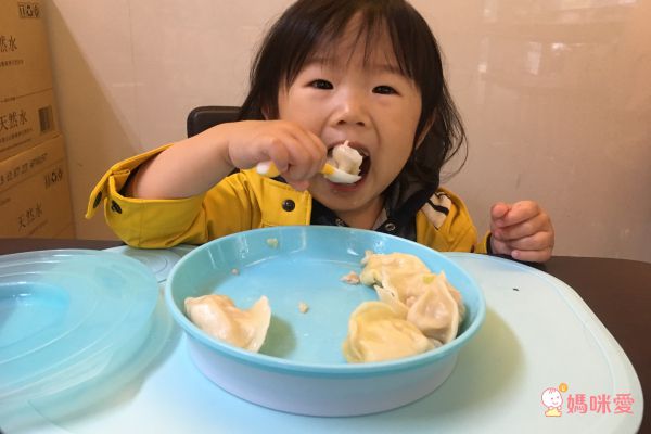 一轉即扣！吸力超強不打翻【瑞典 TwistShake 餐盤】