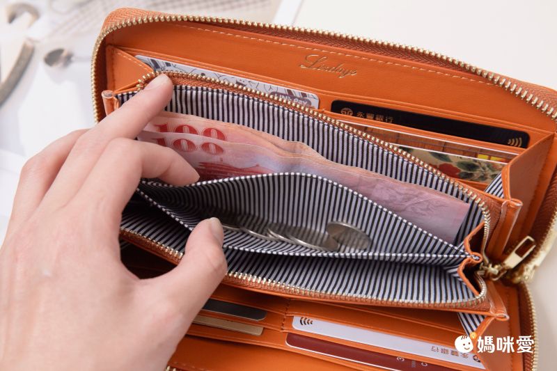 日本 LIZDAYS - [樂天No.1] 超強收納防盜信用卡設計長夾/錢包-帥氣黑 (20x10.5x3cm)