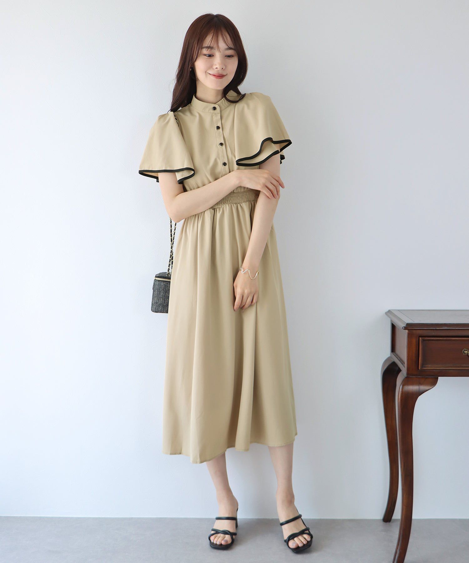 日本 BLUE EAST - 浪漫時光碎花雪紡短袖洋裝-寧靜花園-淺粉紫