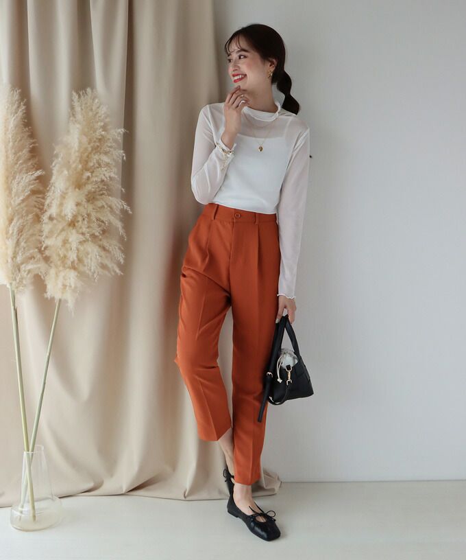 日本 BLUE EAST - 修身打褶後腰鬆緊錐形西裝褲-粉紅