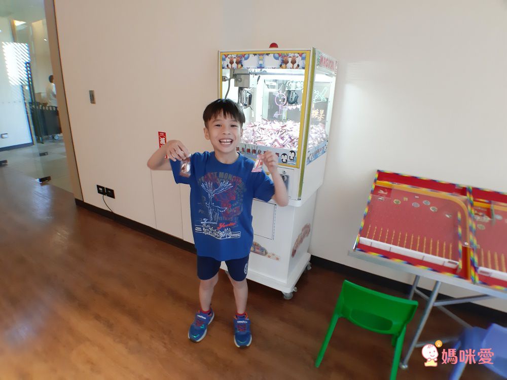 台南大員皇冠四人房2大1小$4299起 指定平日