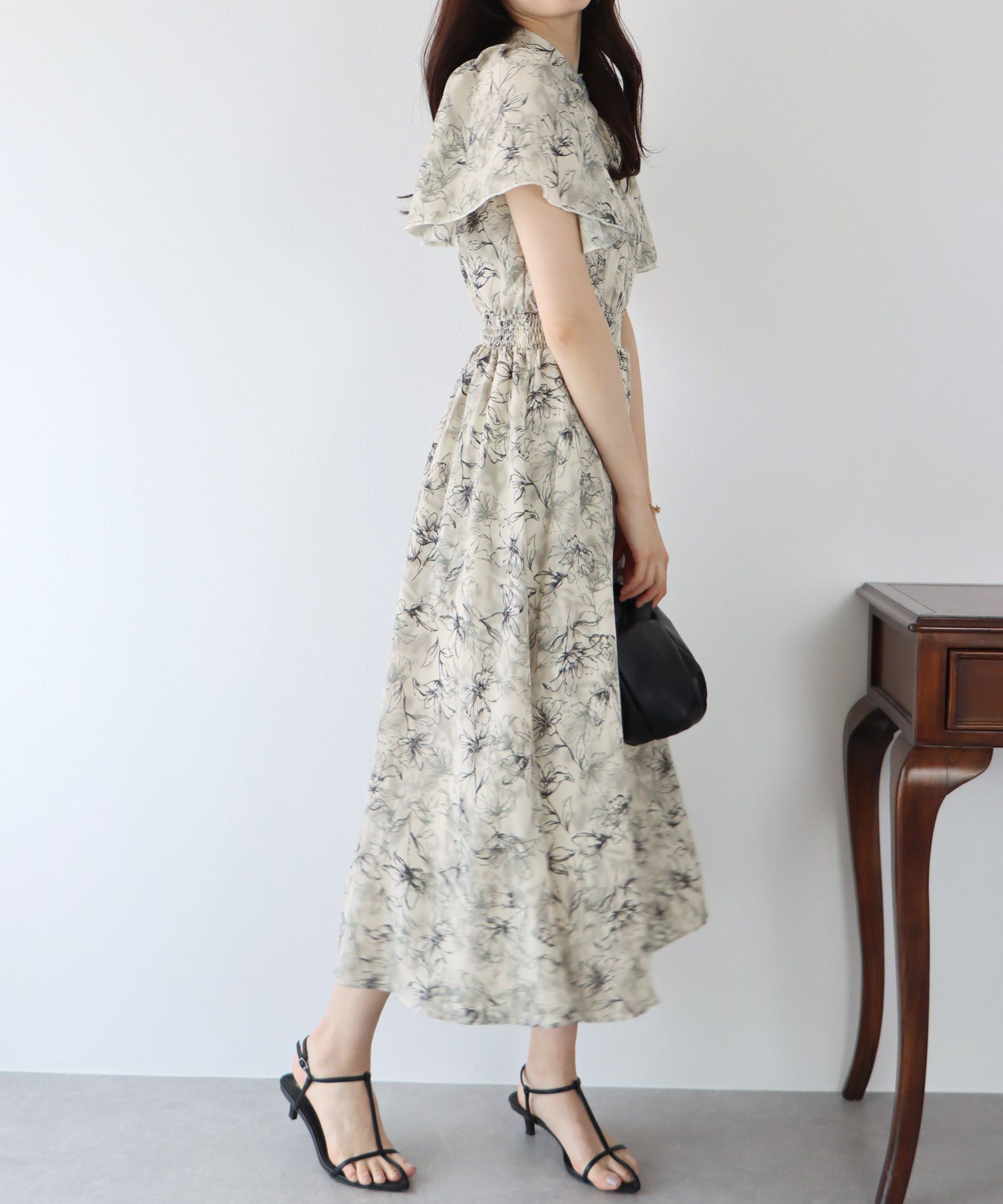 日本 BLUE EAST - 浪漫時光碎花雪紡短袖洋裝-寧靜花園-淺粉紫