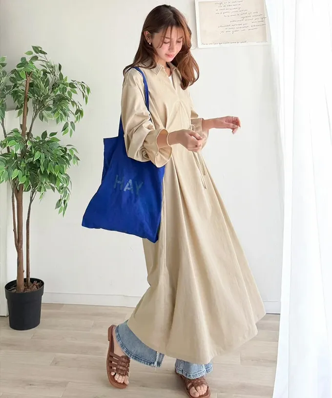 日本 Classical Elf - 糖果袖束腰修身立領長袖洋裝-卡其