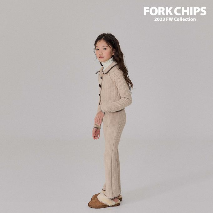 韓國 FORK CHIPS - 編織感牛角釦針織外套-卡其