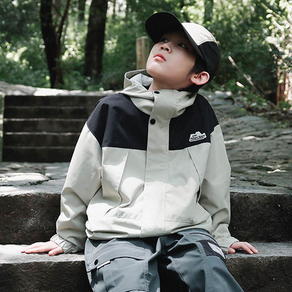 防潑水撞色立領防風連帽外套-山系徽章-淺綠