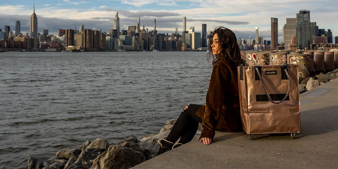 立挺不倒塌的浩肯包包身