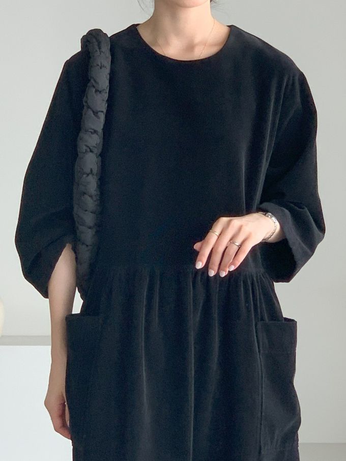 韓國女裝連線 - 極簡大口袋燈芯絨連身洋裝-黑 (FREE)