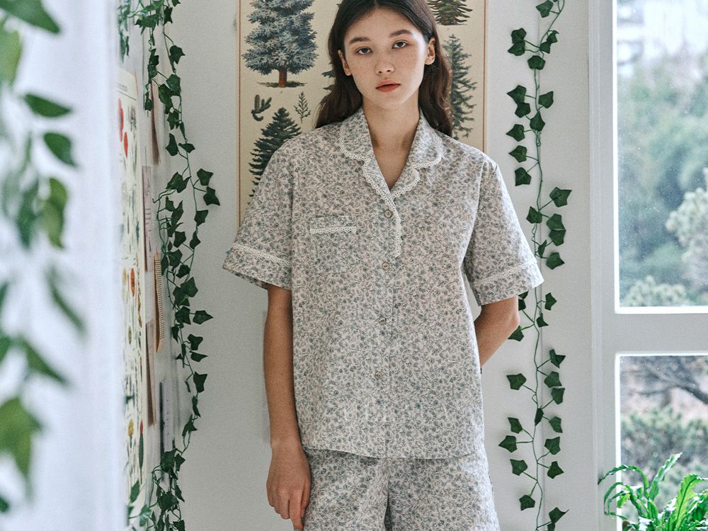 韓國 ULLALA - 滿版碎花短袖睡衣(兩件式) (FREE)