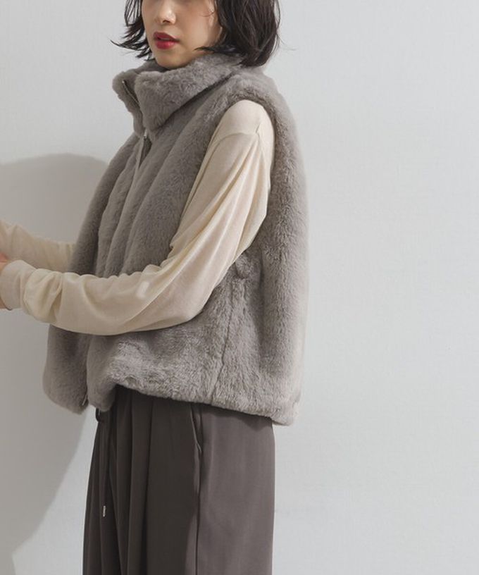 日本 ELENCARE DUE - 柔軟蓬鬆仿毛立領雙拉鍊背心-象牙白