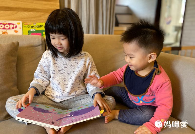 Roar!叫叫大恐龍音效書，聽聲音認識各類型恐龍！