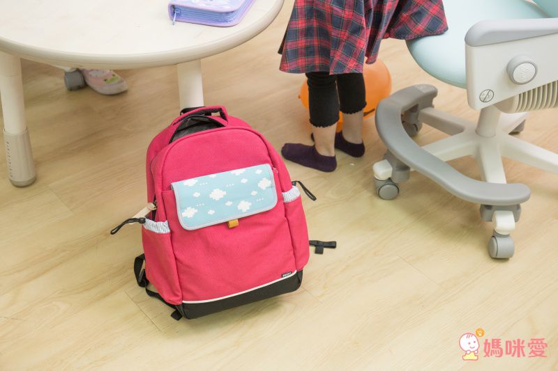 超輕量 ✪ niizo 小學生清新風護脊書包