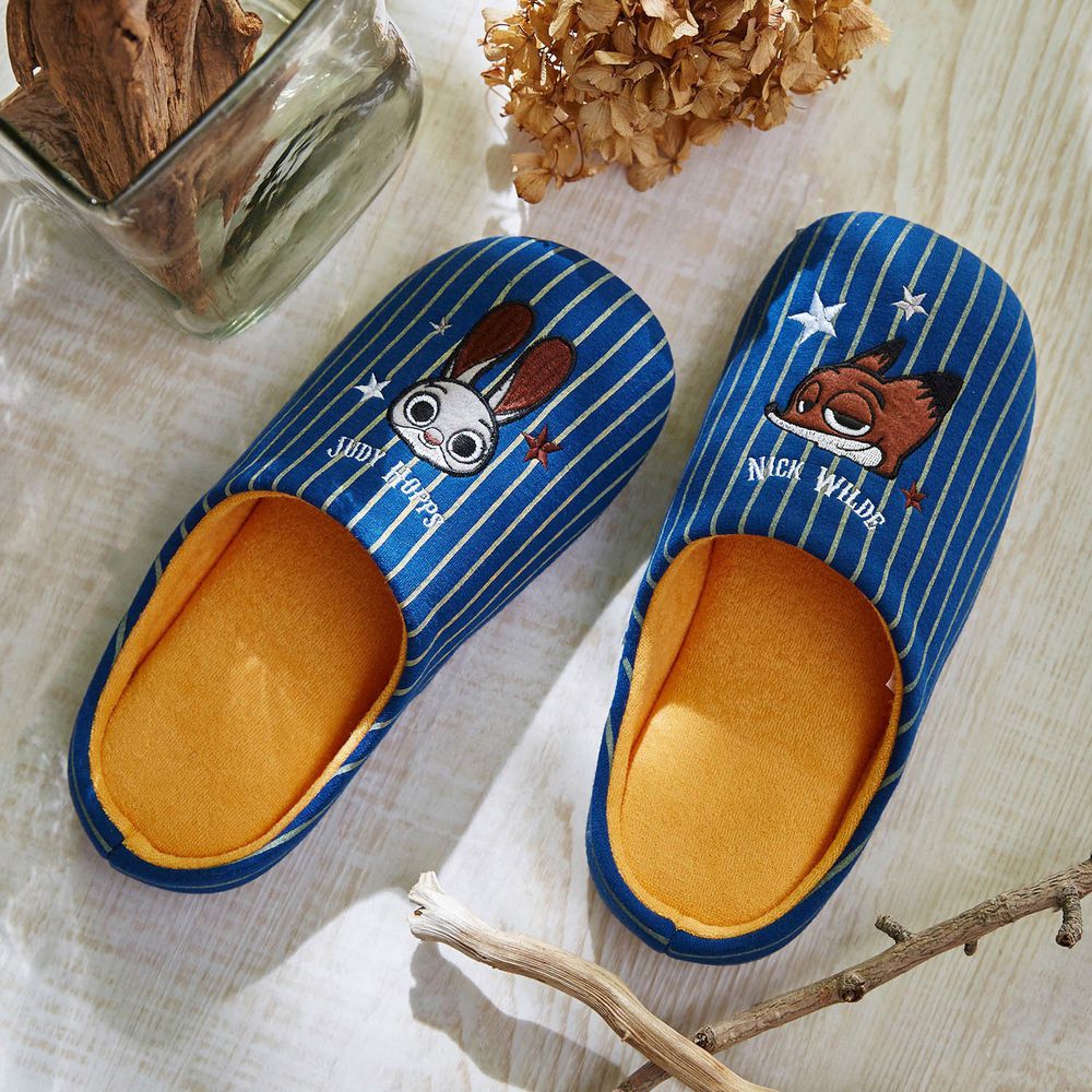日本千趣會 - 迪士尼 低反發麵包室內拖鞋-動物方城市-深藍條紋