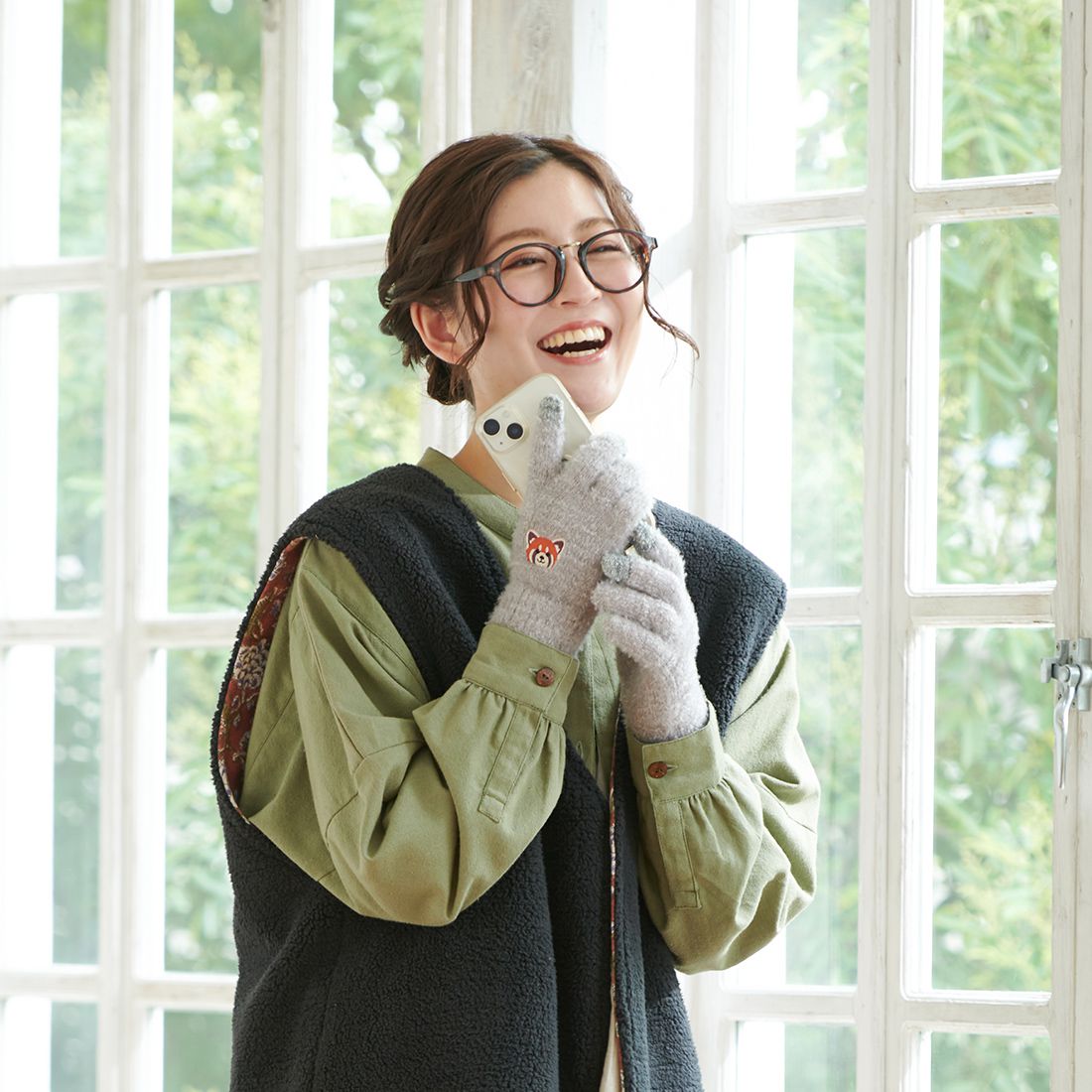 日本 TOMO - 大人可觸控短絨保暖手套-小浣熊-淺灰