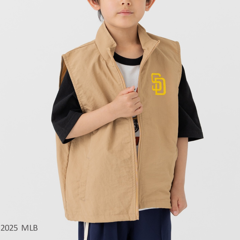 MLB聯名 刺繡輕量尼龍背心-聖地牙哥教士-卡其棕