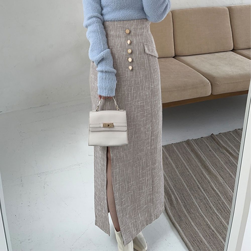 氣質金釦花呢側開叉合身長裙-砂杏