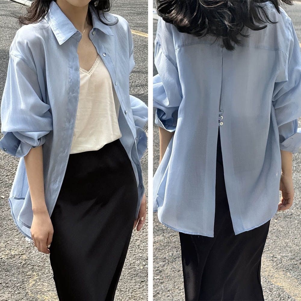 透膚感薄長袖襯衫-後開衩貝殼釦-天藍色