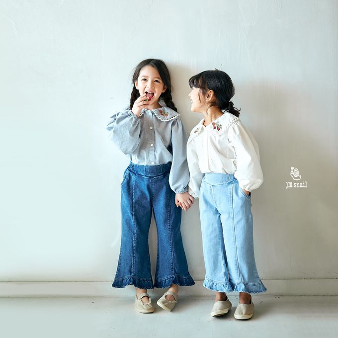 韓國 Jmsnail - 草莓刺繡領點綴澎澎袖襯衫-藍