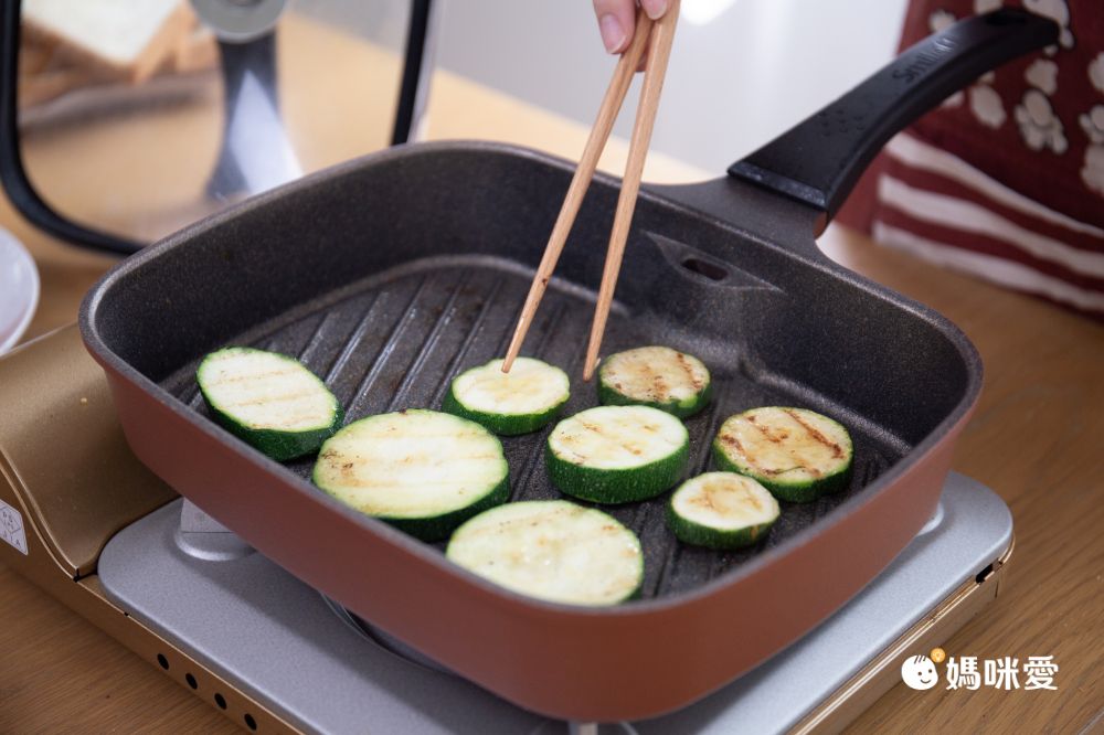 減少85%油煙！韓國製【SmileÜ 微笑出氣鍋】​加速料理時間