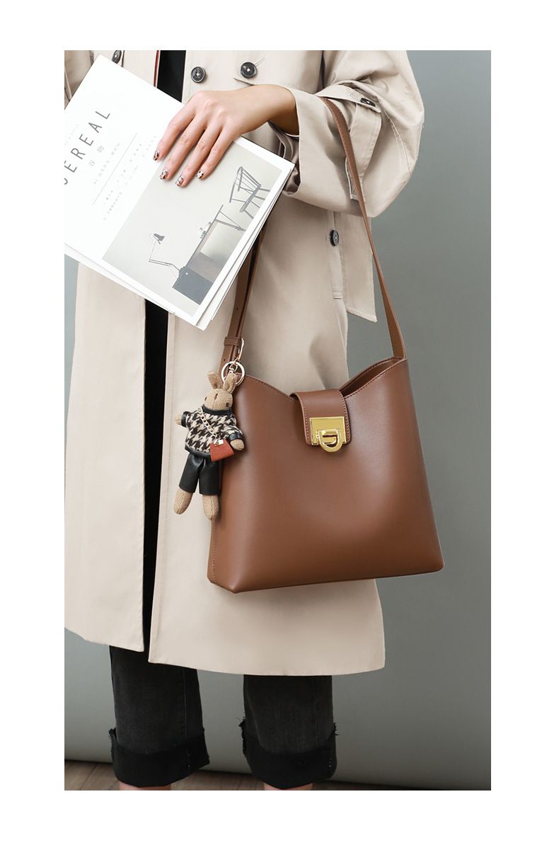 真皮時尚水桶包/單肩斜背包-棕色 (27.5x22.5x10.5cm)