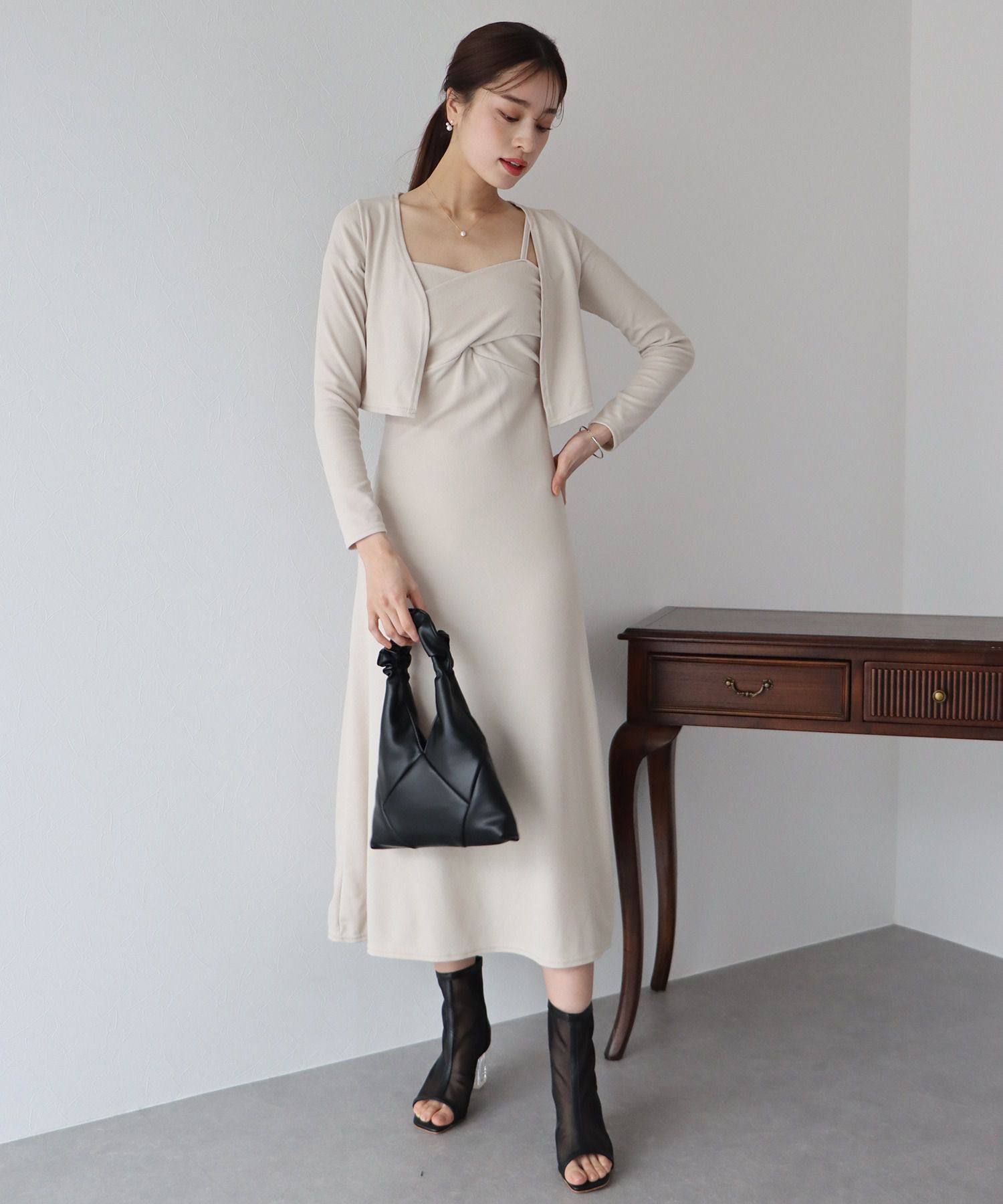 日本 BLUE EAST - 捲捲提把交叉皮革肩背包-卡其