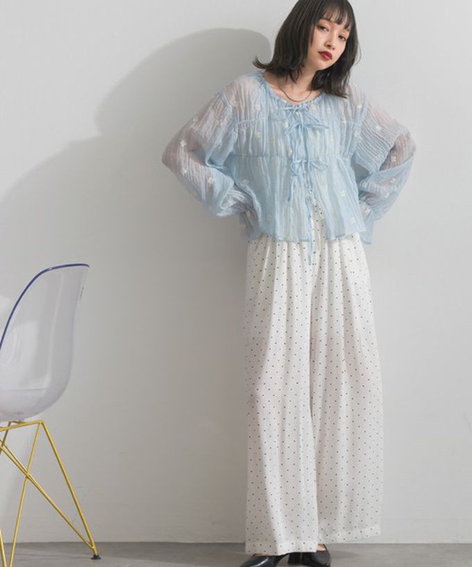 日本 ELENCARE DUE - 前後2way輕盈透膚綁帶開襟衫-小花-水藍