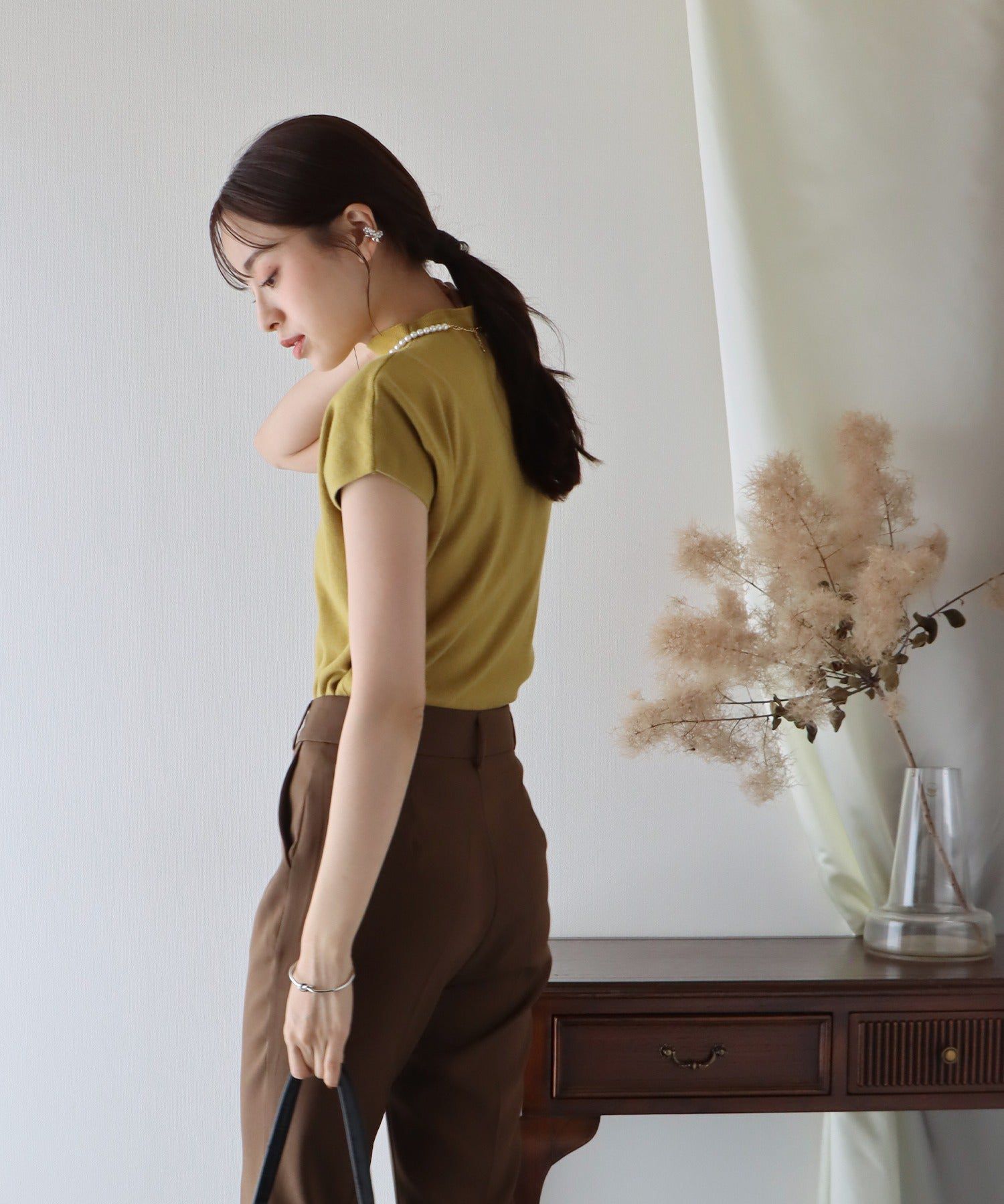 日本 BLUE EAST - 小立領法式袖薄針織上衣-橄欖綠