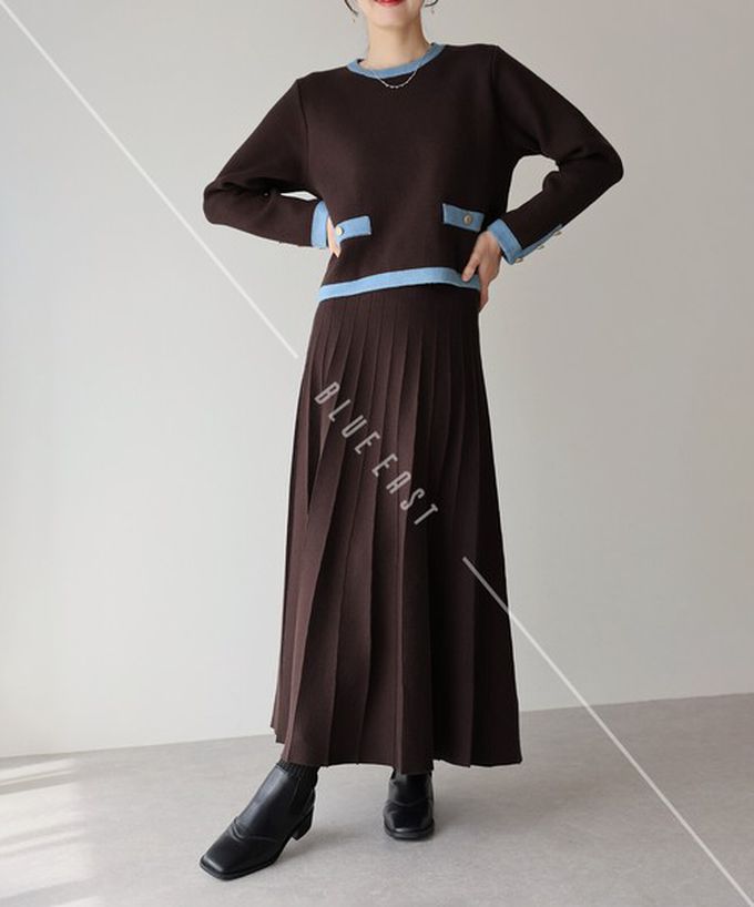 日本 BLUE EAST - 金釦滾邊針織上衣+優雅百摺長裙(2件組)-米x酒紅