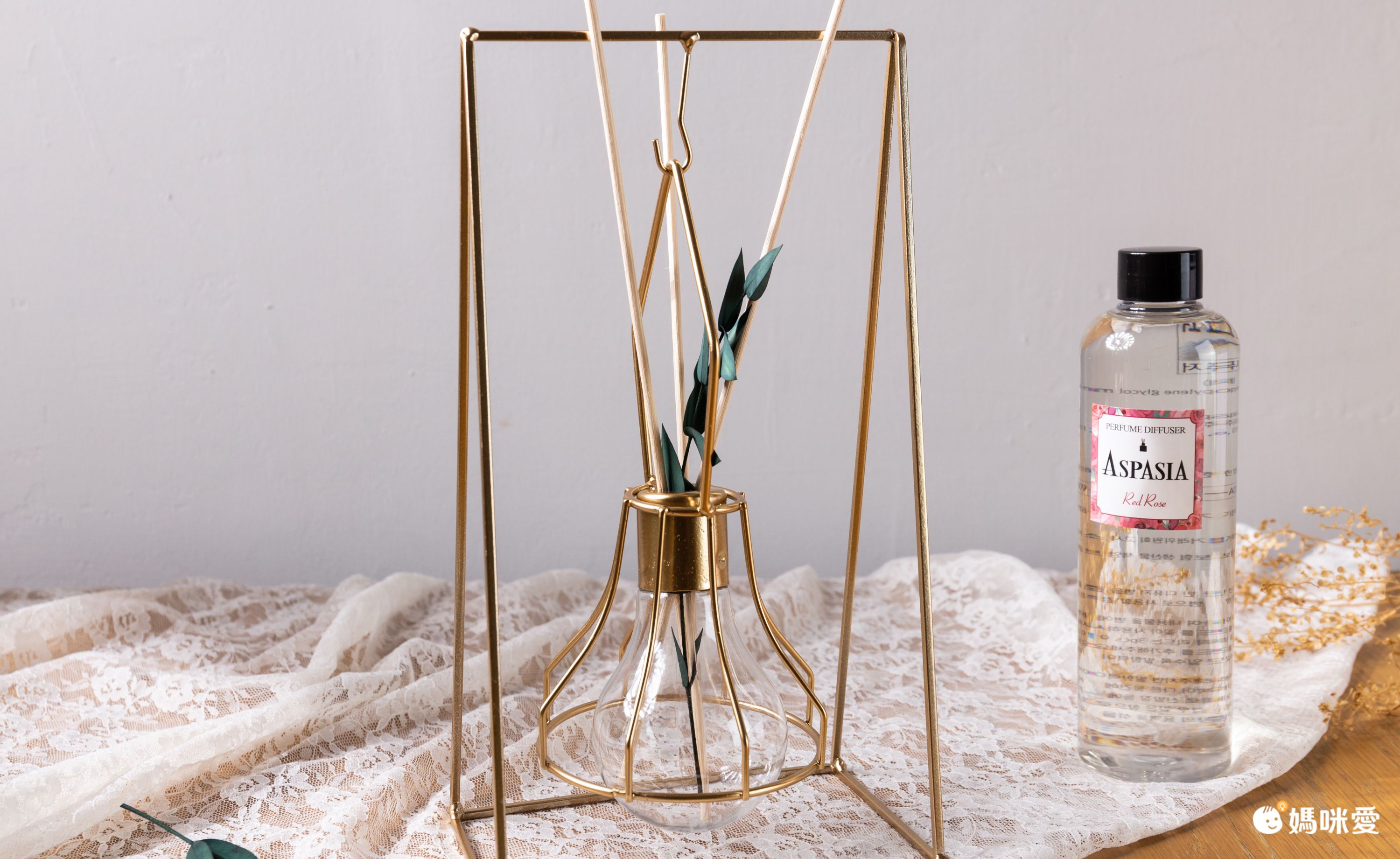 韓國 ASPASIA - 摩登人造花點綴擴香組-水滴玻璃瓶-裝飾容器+擴香100ml+擴香棒x10