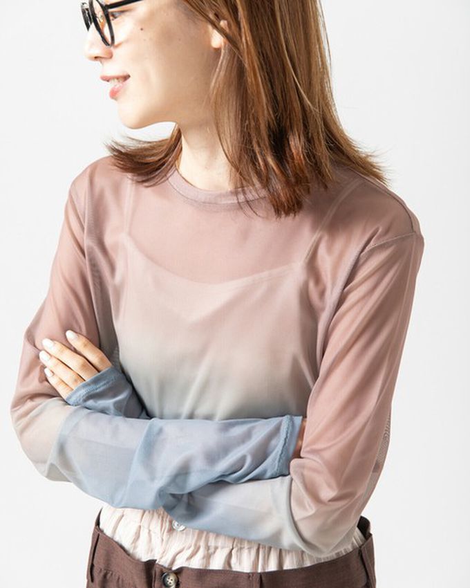 日本 gleam - 唯美漸層透膚圓領長袖上衣-杏x煙燻綠