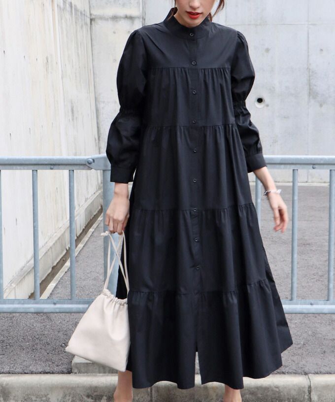 日本 BLUE EAST - 微立領層次長袖洋裝-黑