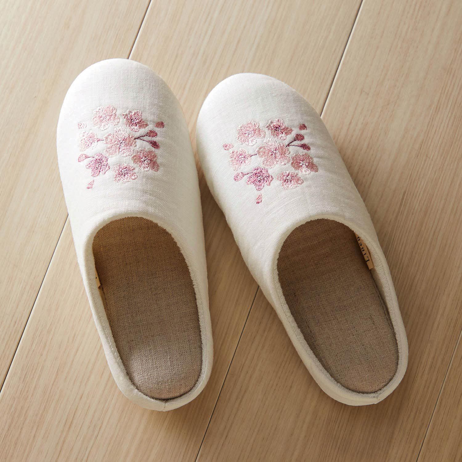 日本千趣會 - 法國亞麻材質櫻花刺繡防噪音室內拖鞋-白