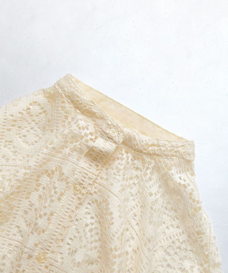 日本 zootie - 透明感雕花蕾絲泡泡袖襯衫-米杏