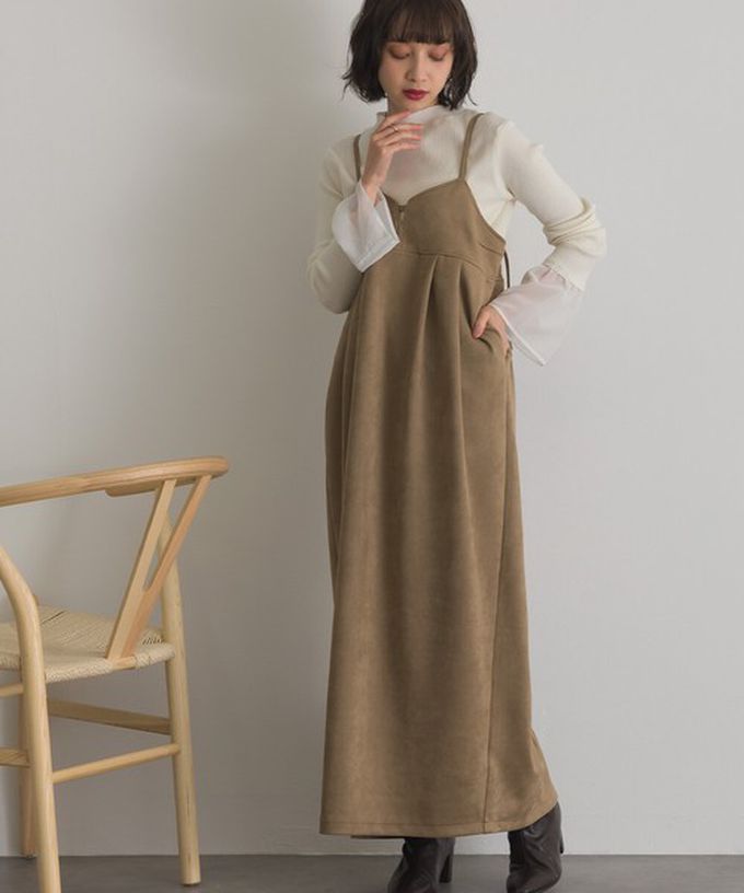 日本 ELENCARE DUE - 柔美垂墜感優雅絨面吊帶洋裝-象牙米