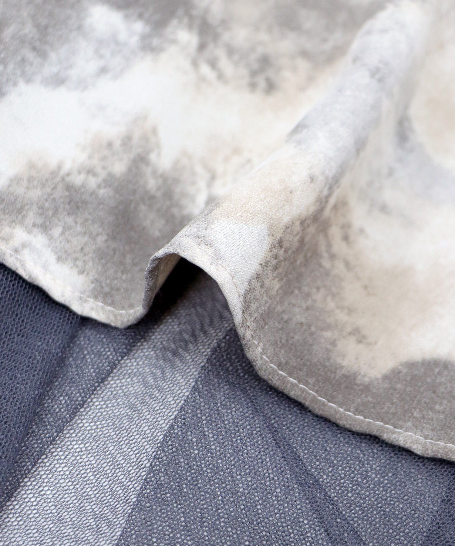 日本 BLUE EAST - 浪漫印花雙層紗裙-卡其