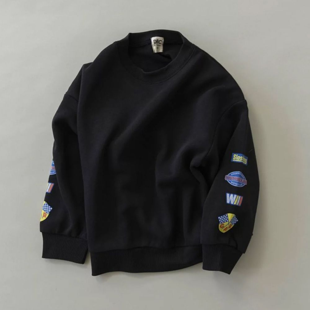 街頭塗鴉風裏起毛長袖上衣-袖徽章-黑