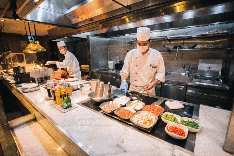 2大2小★暑假不加價【台北君悅】一泊二食豪華度假之旅