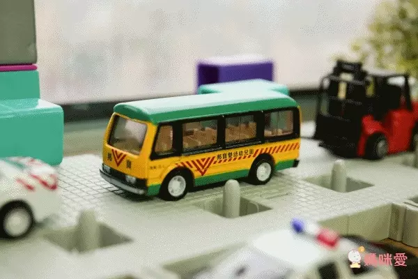 樂彩森林 - 迷你合金車-幼稚園車(158)-迴力