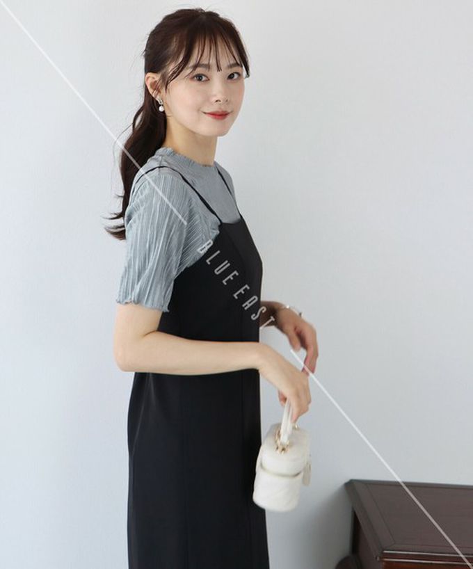 日本 BLUE EAST - 韓國製 圓領貝殼紋光澤短袖上衣-煙燻藍