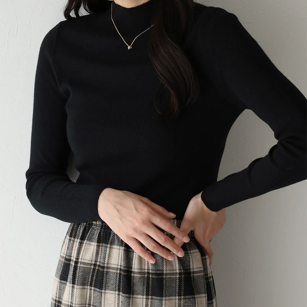 精緻女孩羊毛混紡高領針織長袖上衣-黑