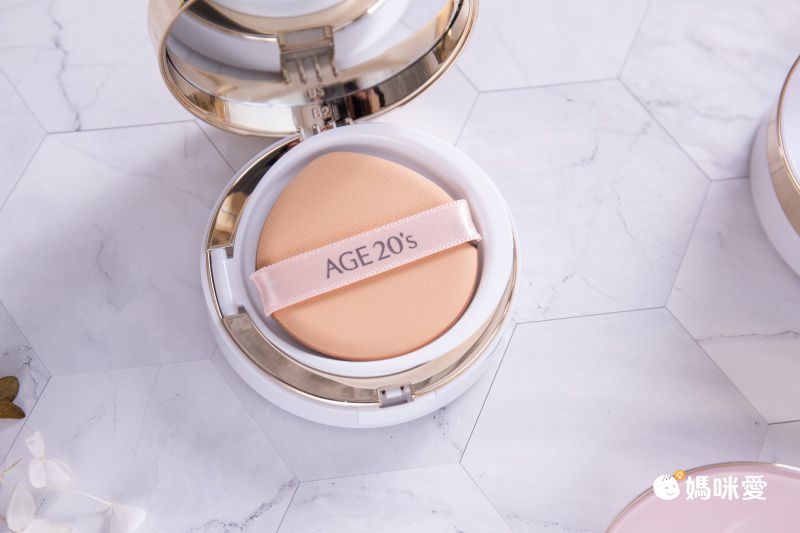 打造無瑕光澤肌！韓國 Age 20's 爆水粉餅