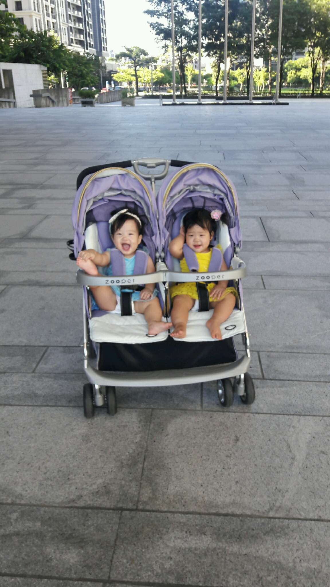 啊不就是散步而已，有這麼好笑膩