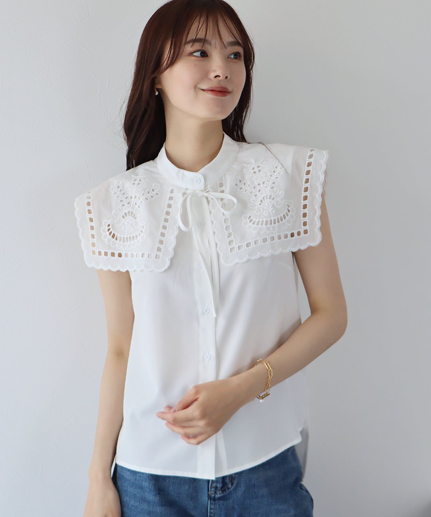 日本 BLUE EAST - 甜美蕾絲方領無袖上衣-水藍