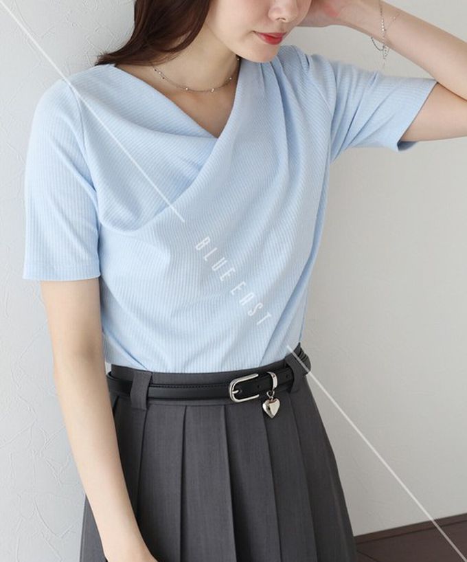 日本 BLUE EAST - 美型羅紋皺摺V領短袖上衣-水藍